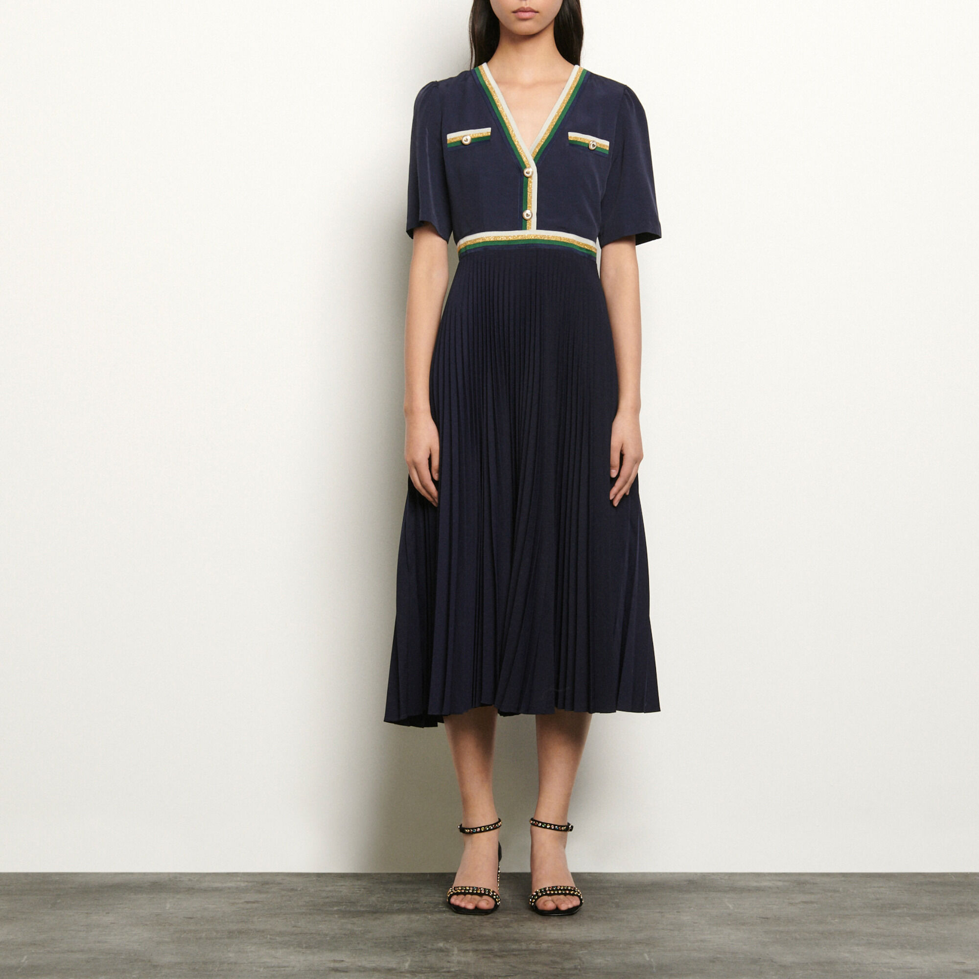 Long pleated dress with short sleeves Clearance