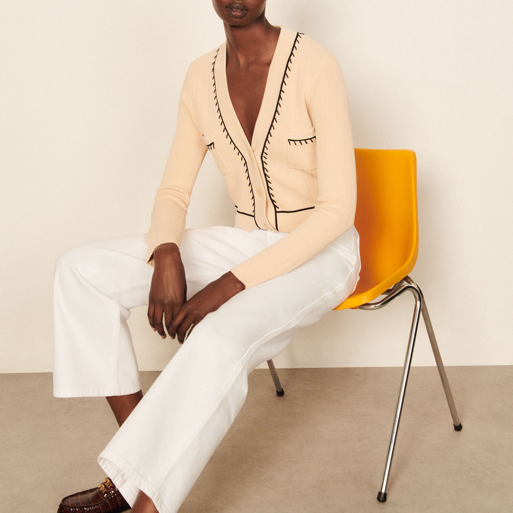 Sandro cardigan hot sale with contrasting slogan