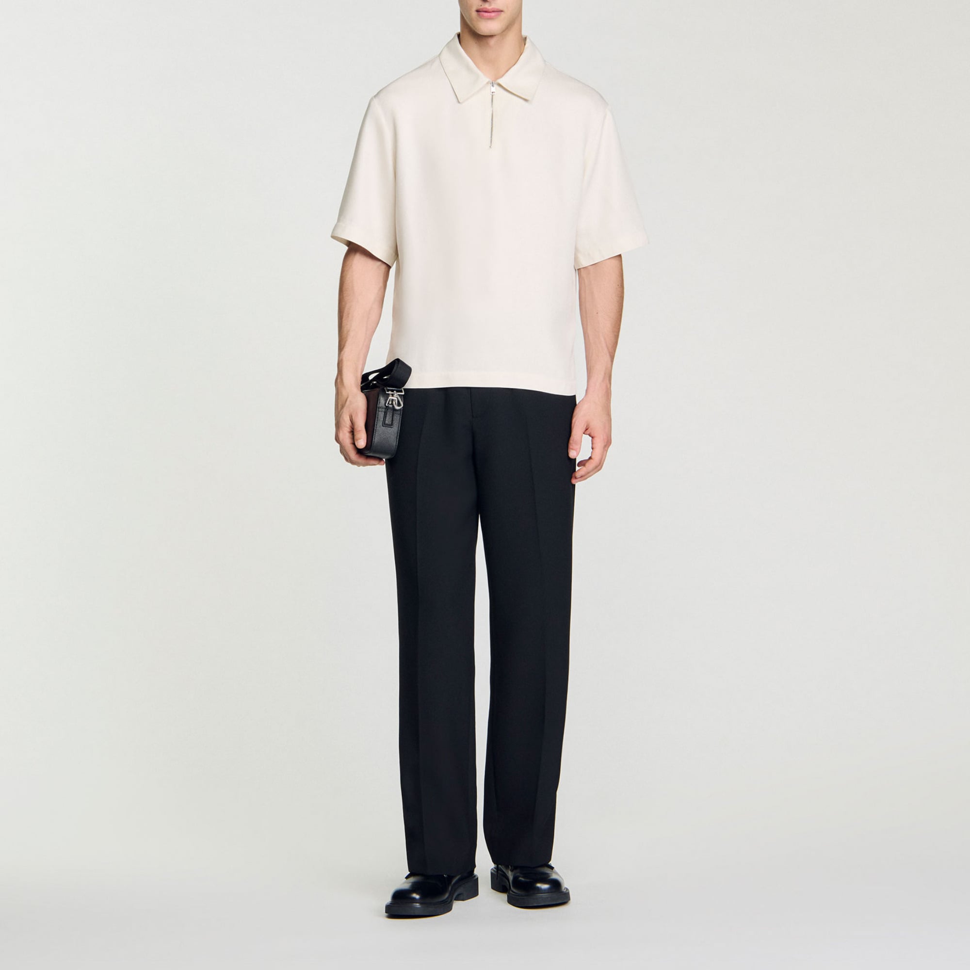 Loose-fit shirt with zipped collar