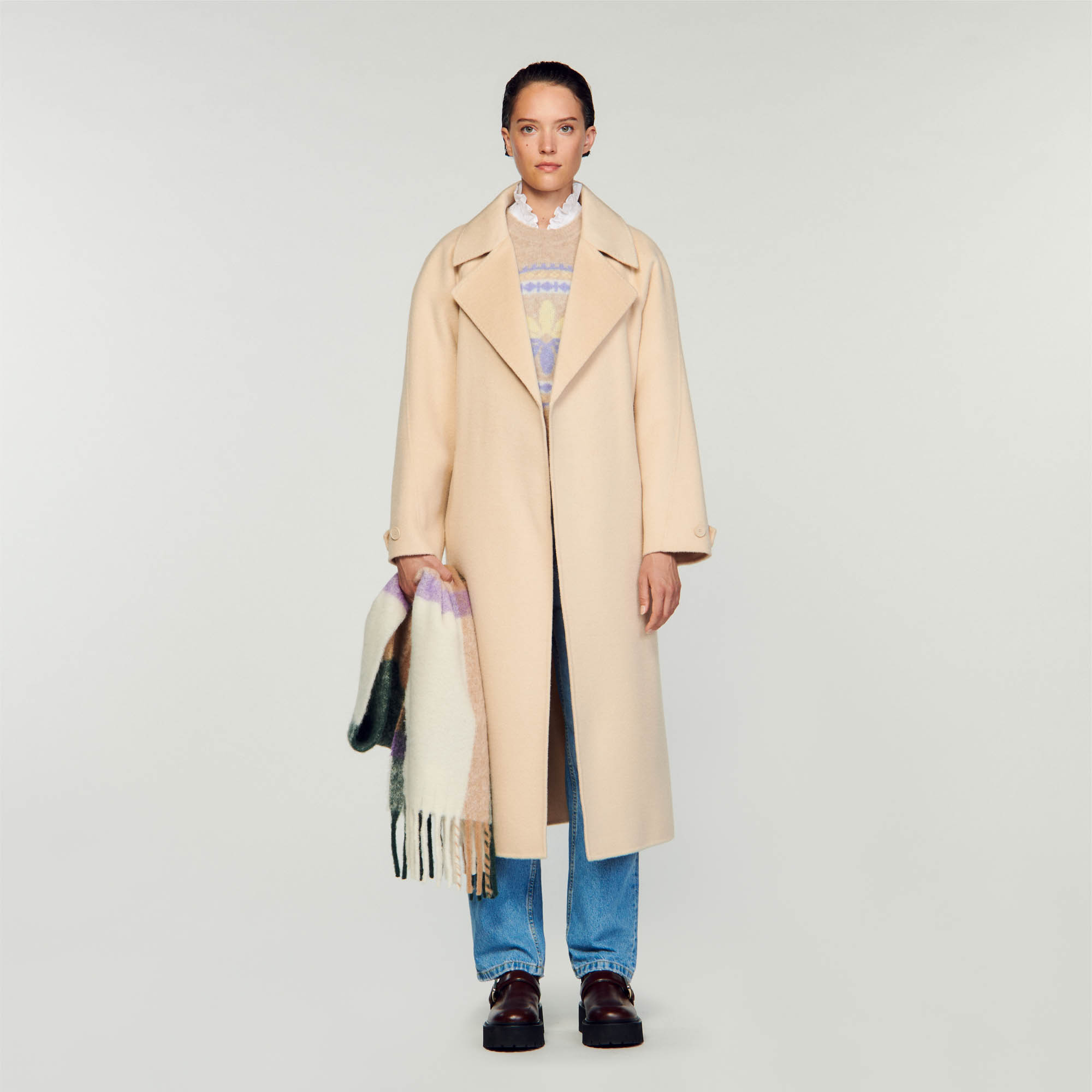 Sandro wool Lining: Long double-breasted wool trench coat with oversized collar, long sleeves with buttoned plackets on the cuffs and a removable tie belt on the waist