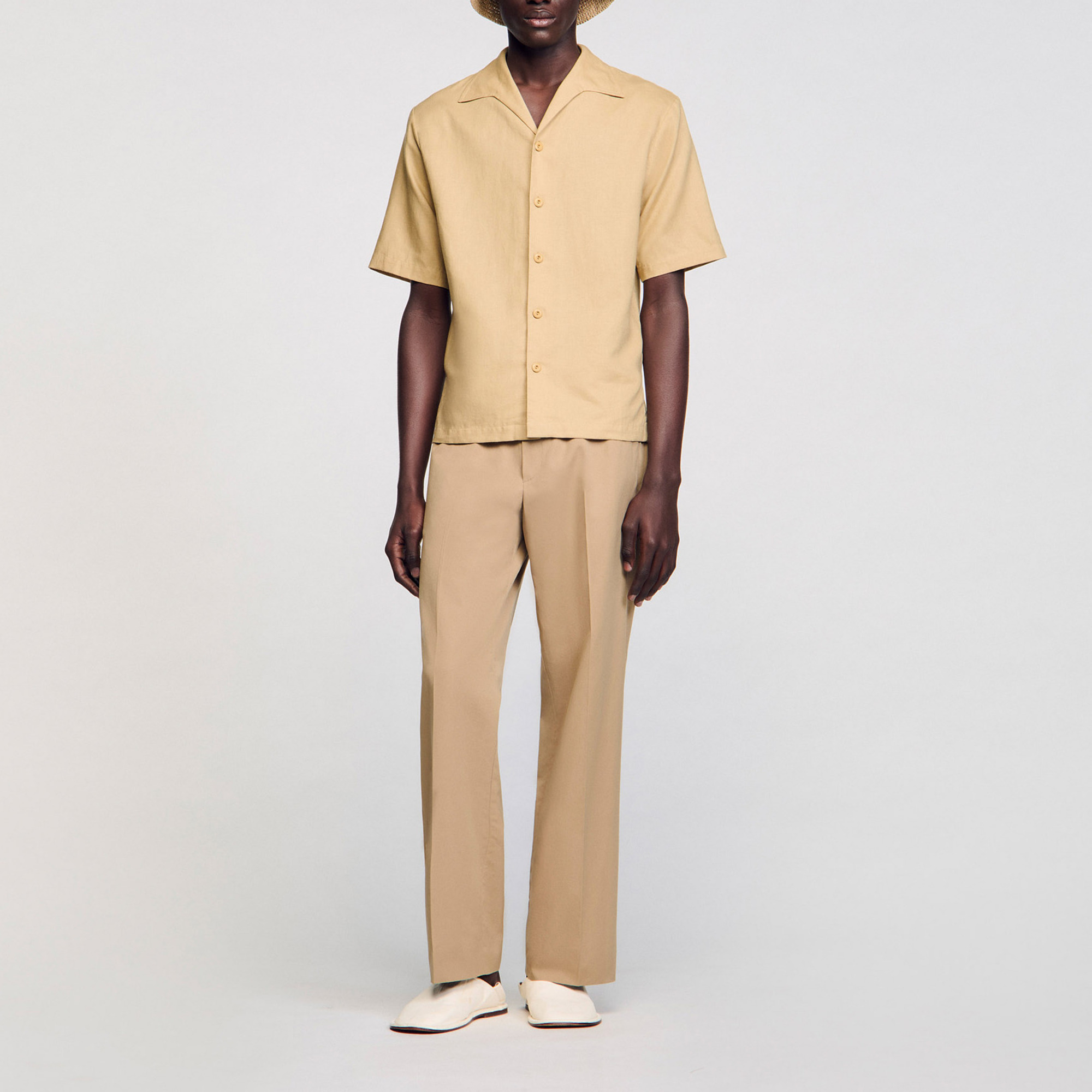 Sandro cotton Cotton and linen shirt with a shark collar, short sleeves and a buttoned placket