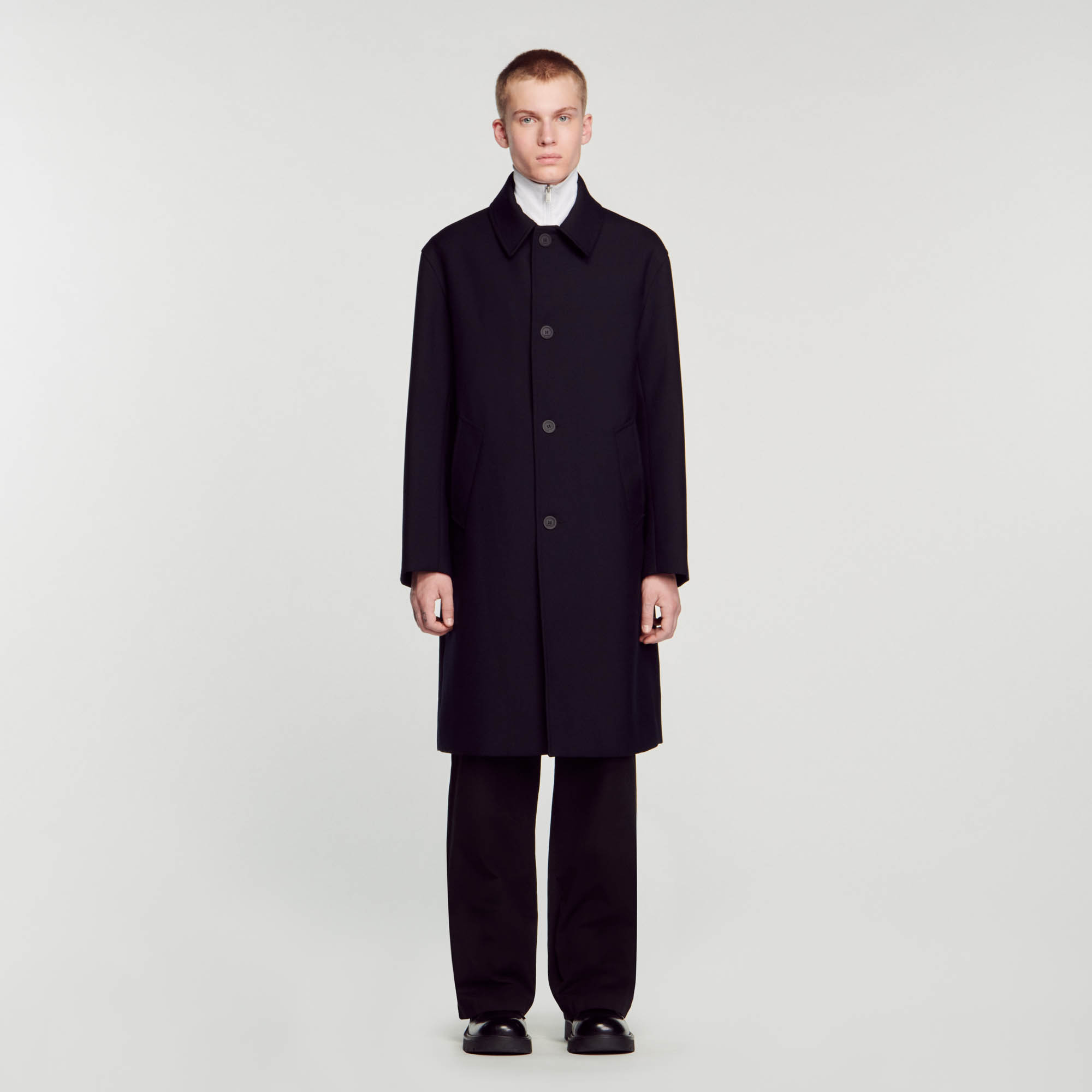 Sandro wool Overcoat with classic collar, long sleeves and button fastening