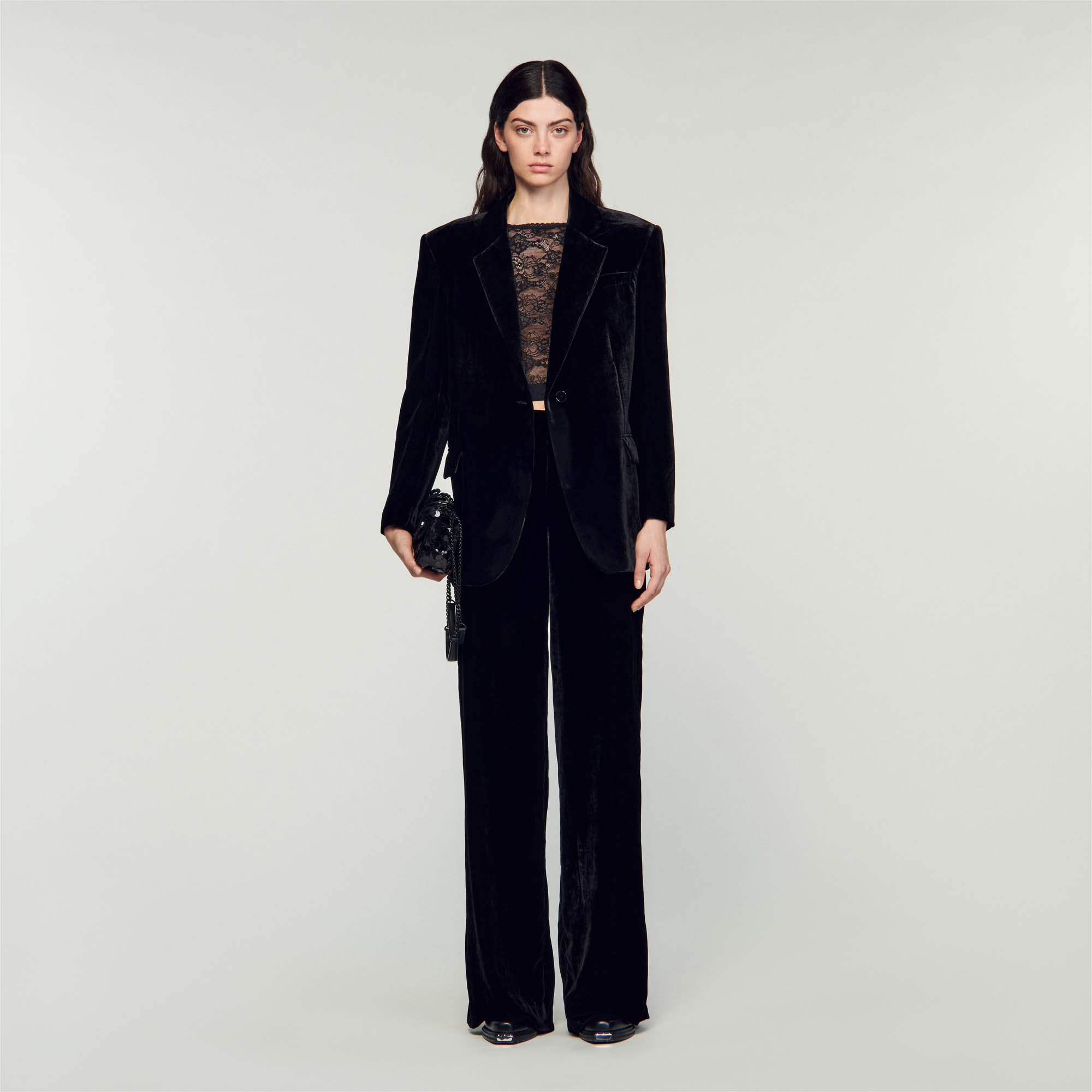 Sandro viscose Velvet suit jacket with lapel collar, long sleeves and welt pockets at the waist