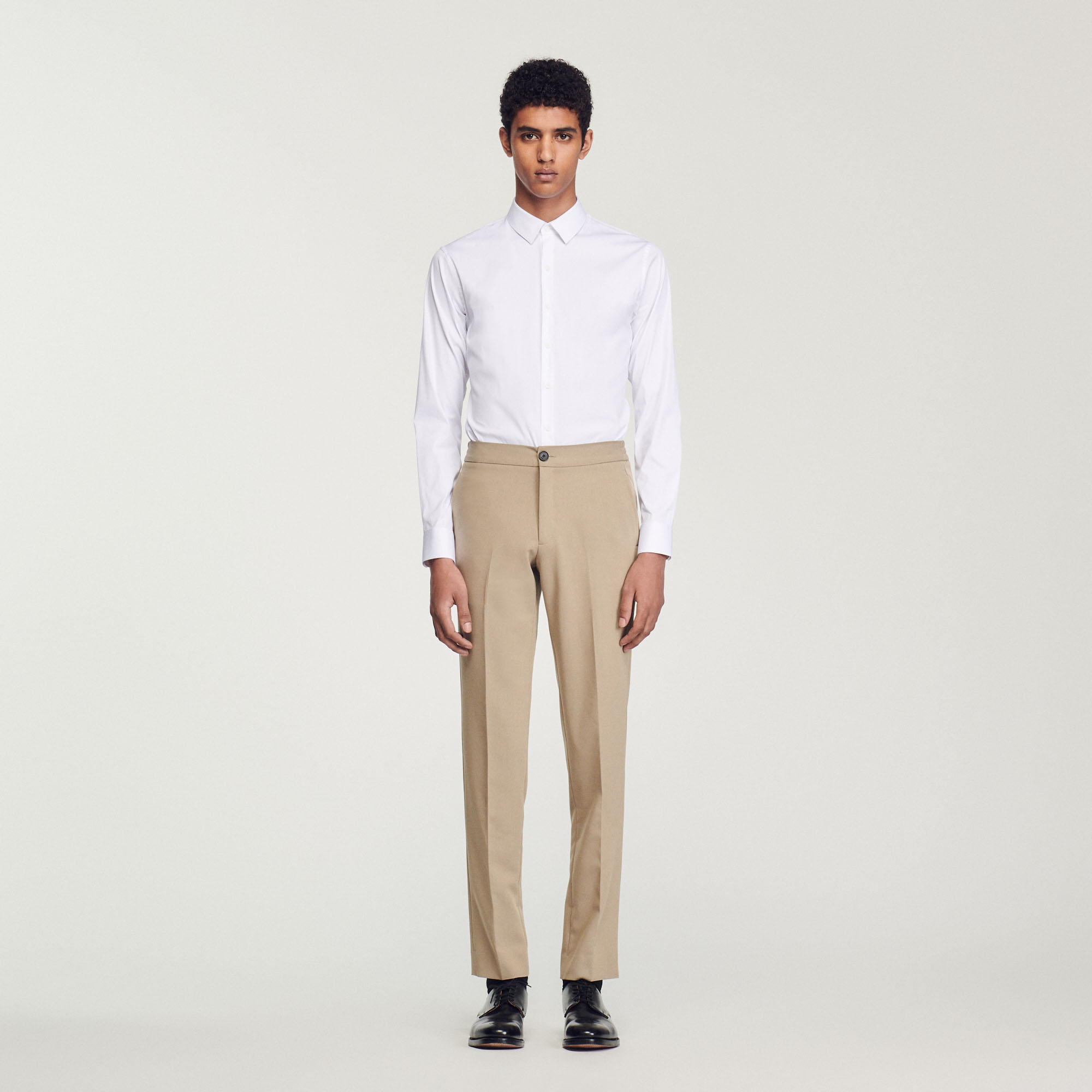 Sandro cotton Fitted stretch cotton shirt with long sleeves, buttoned cuffs, a classic collar, and a button fastening