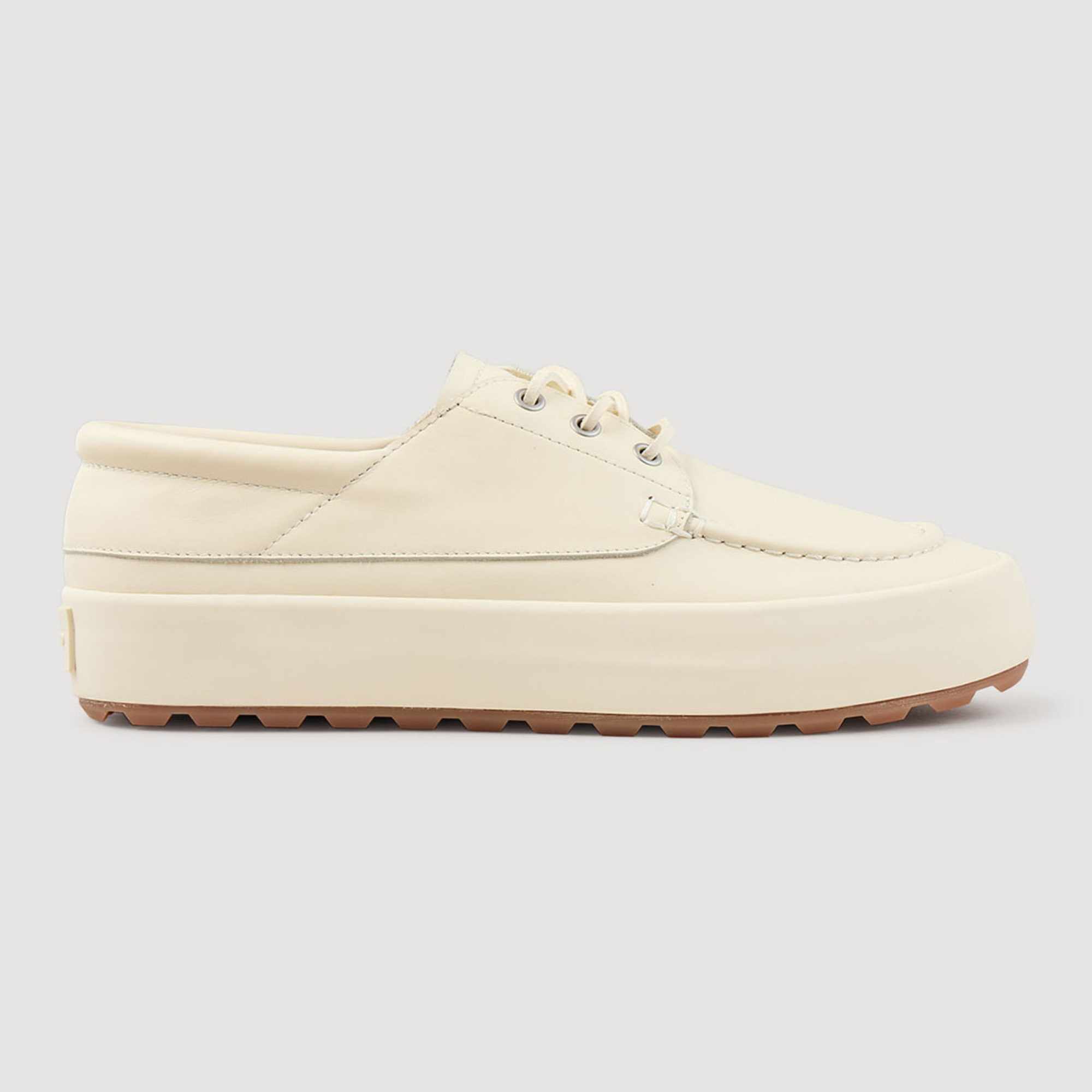Leather boat shoes in Off-White for Men | Sandro Paris