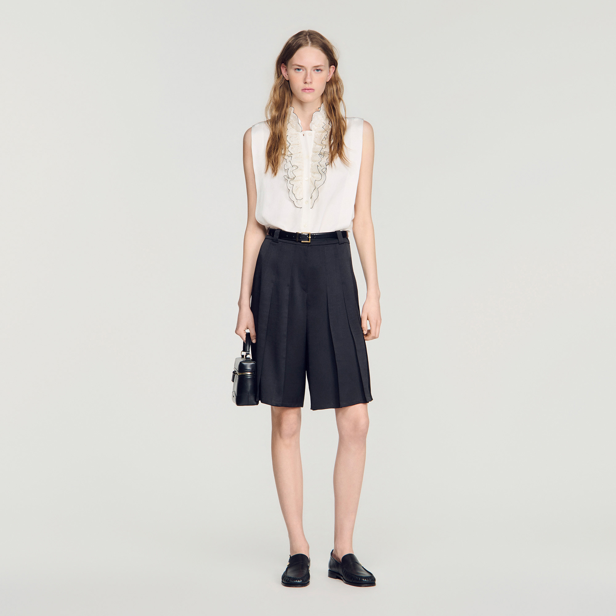 Long high-waisted pleated shorts