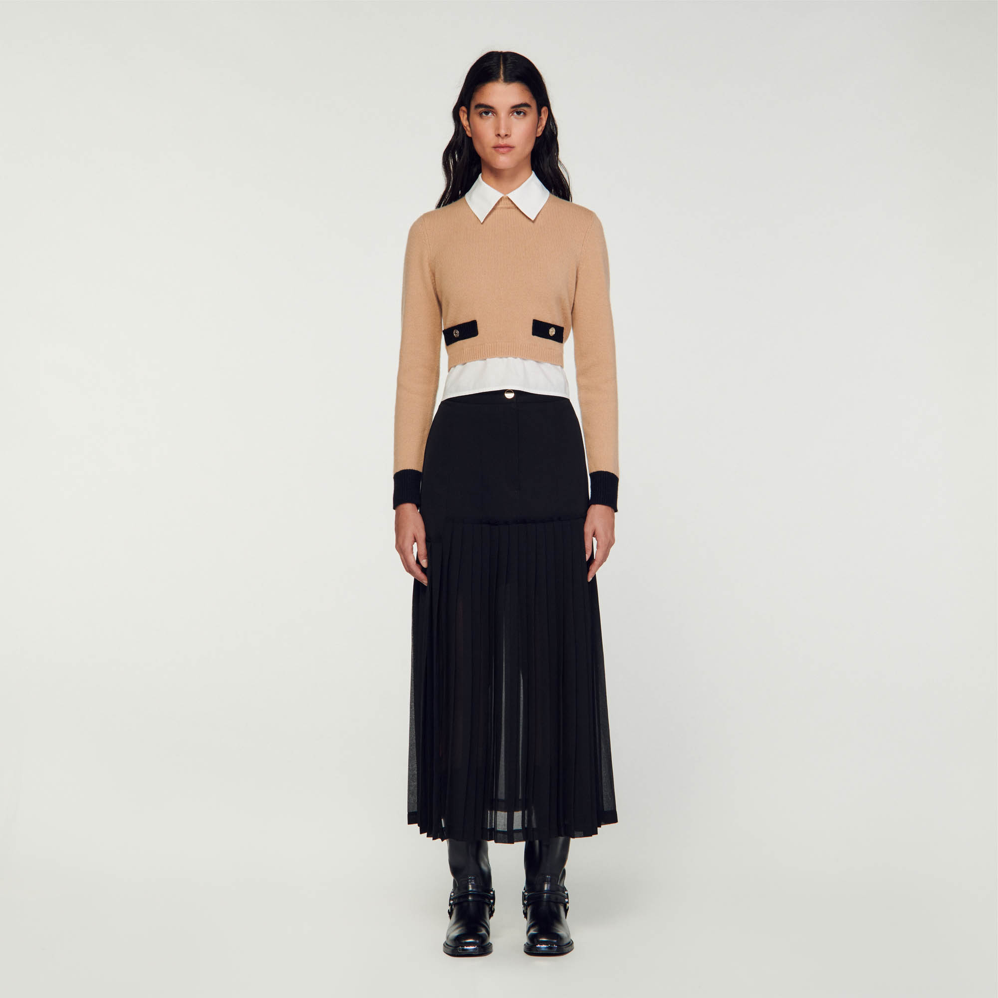 Sandro polyester Lining: A long skirt with a close-fitting top and pleated bottom, buttoned at the front and with slits at the front and back