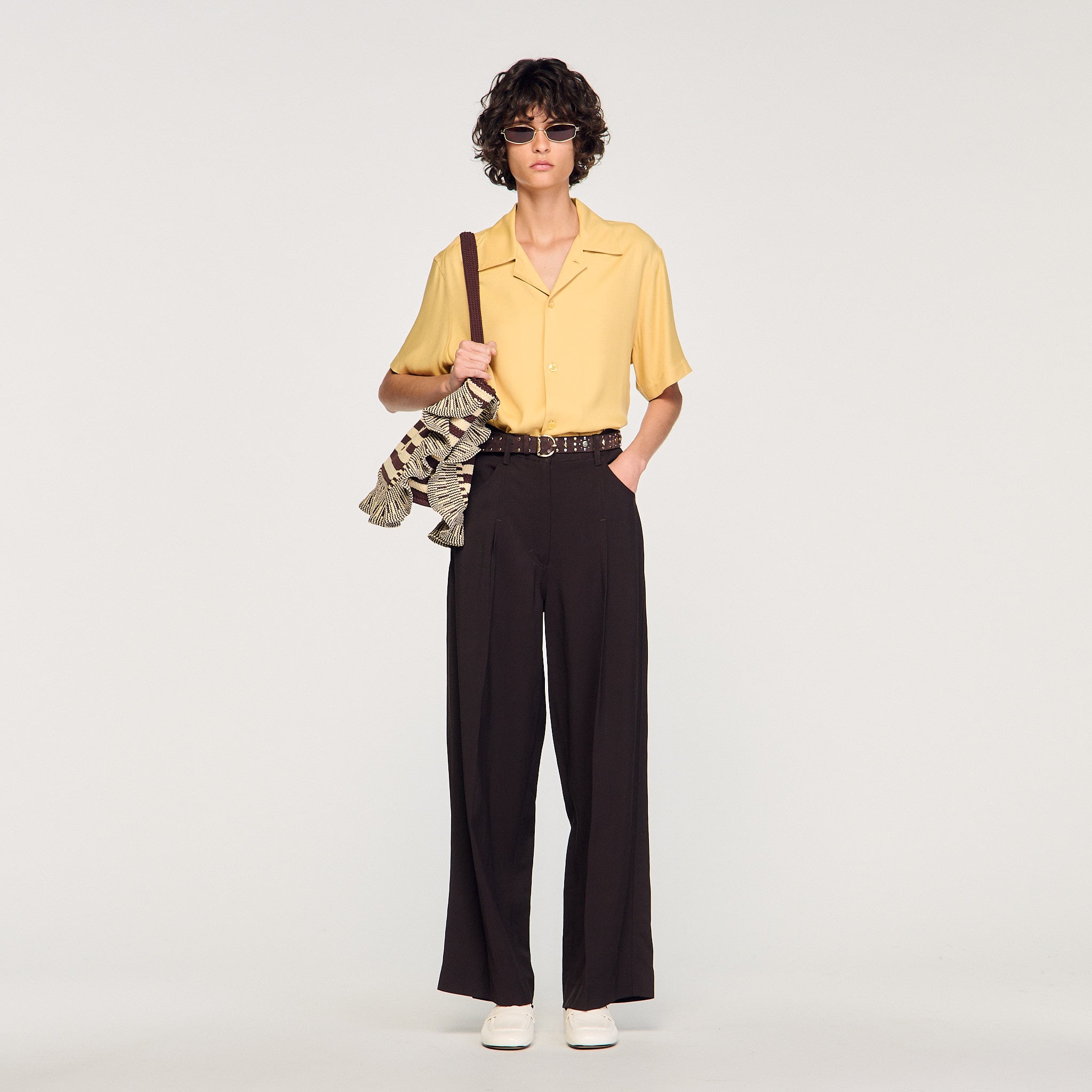 Loose-fit shark collar shirt