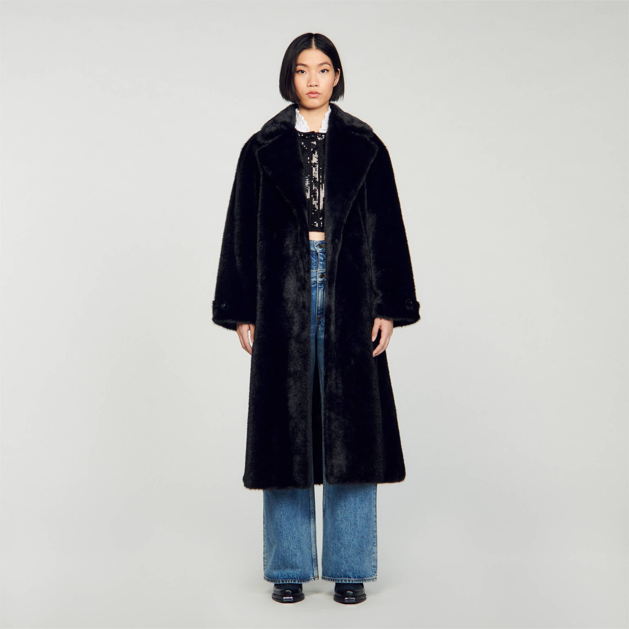 Sandro polyester Long faux fur coat, with an XL collar, long sleeves, a tie belt on the waist and two side pockets