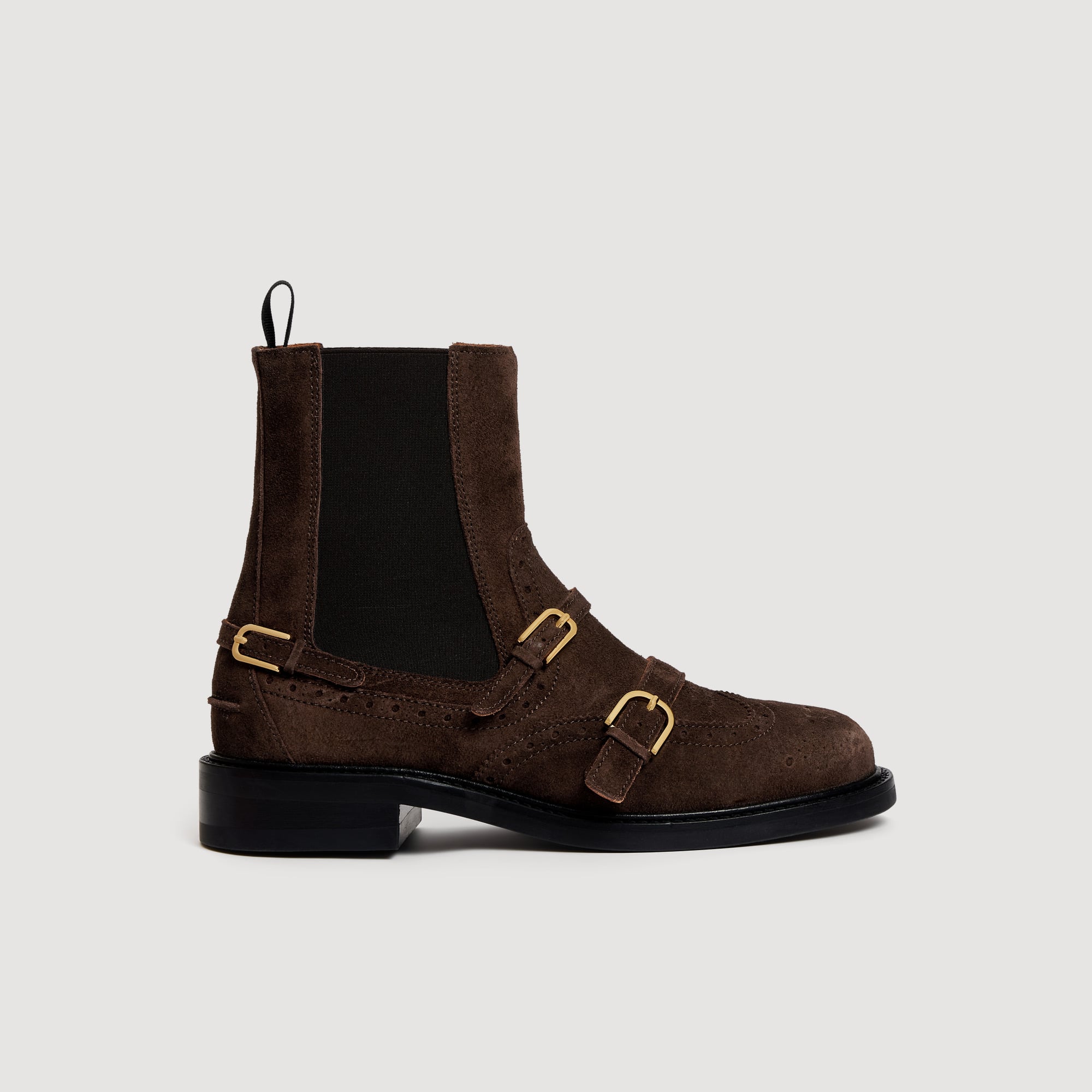 CHELSEA BOOTS