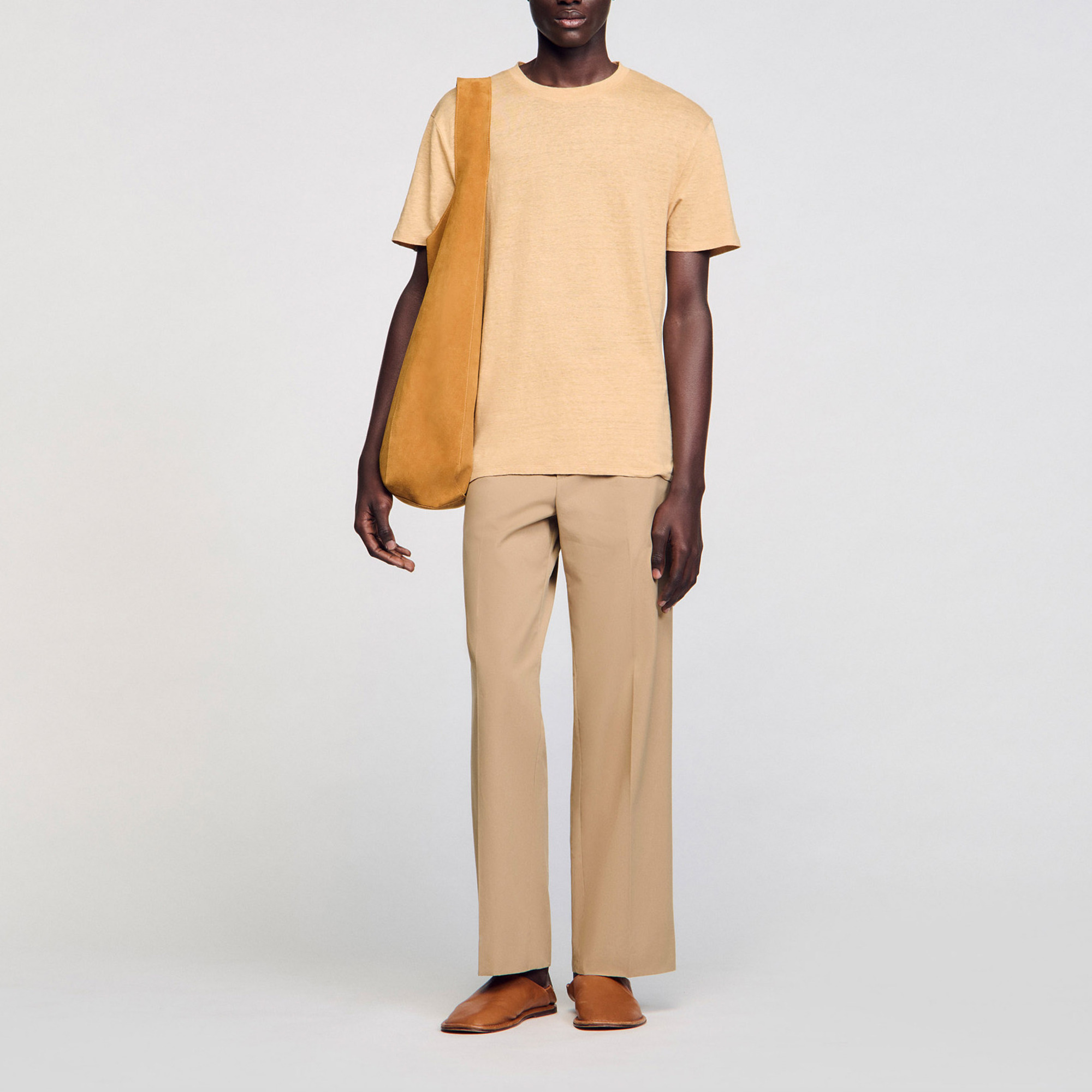 Sandro linen Sandro T-shirt 100% linen T-shirt Straight cut Mock neck Short sleeves True to size The linen in this item is from Europe