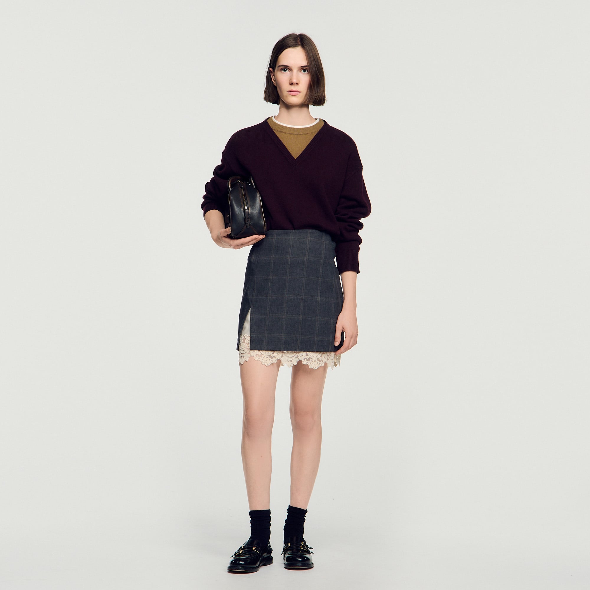 Short skirt with lace panel