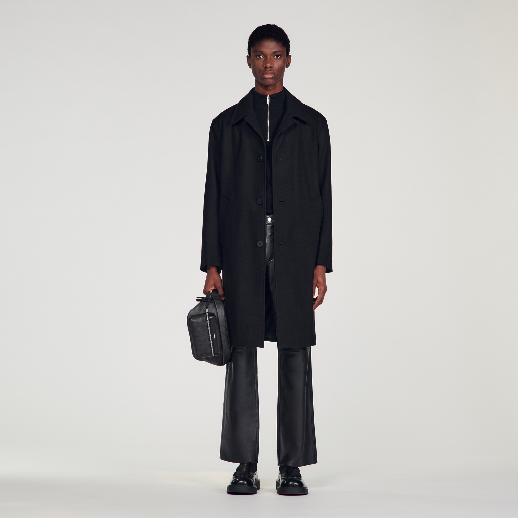 Sandro wool Wool and cashmere blend coat with long sleeves, button fastening, side pockets and back vent
