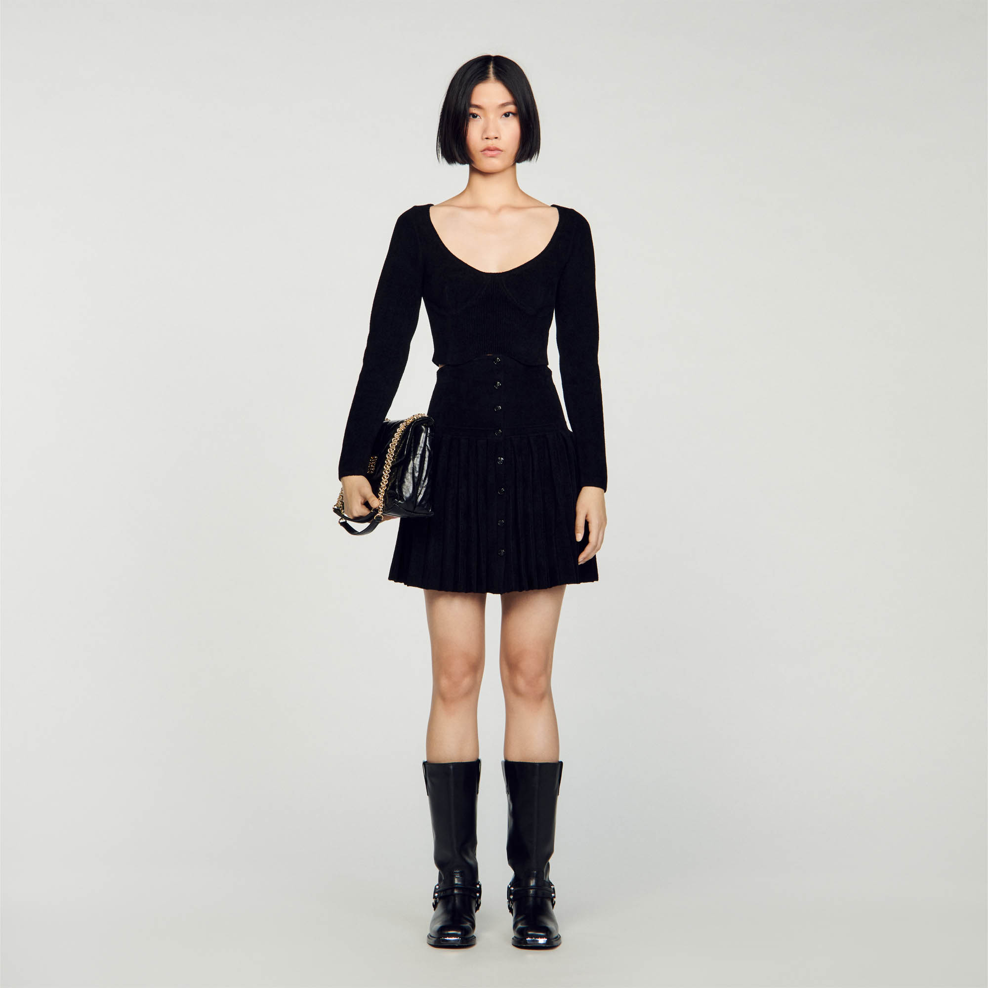 Sandro polyamide Figure-hugging cropped sweater in velvet knit, with long sleeves, an oversized round neck and embellished with corset-effect panels