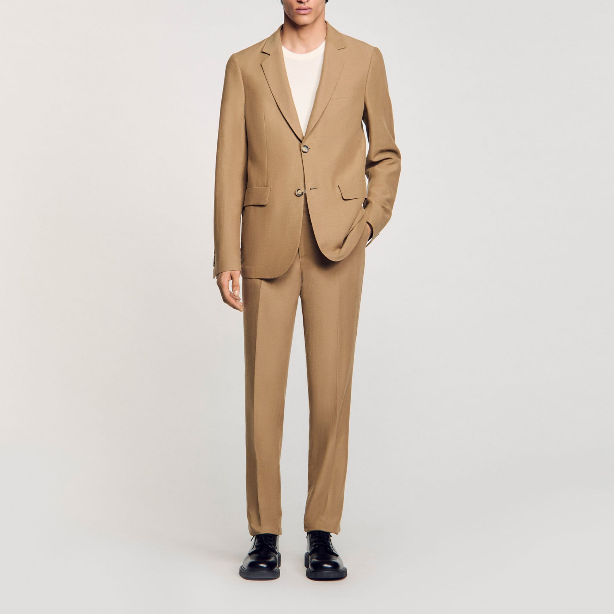 Sandro lyocell A suit jacket with a classic unstructured cut, long sleeves, button fastening and front pockets