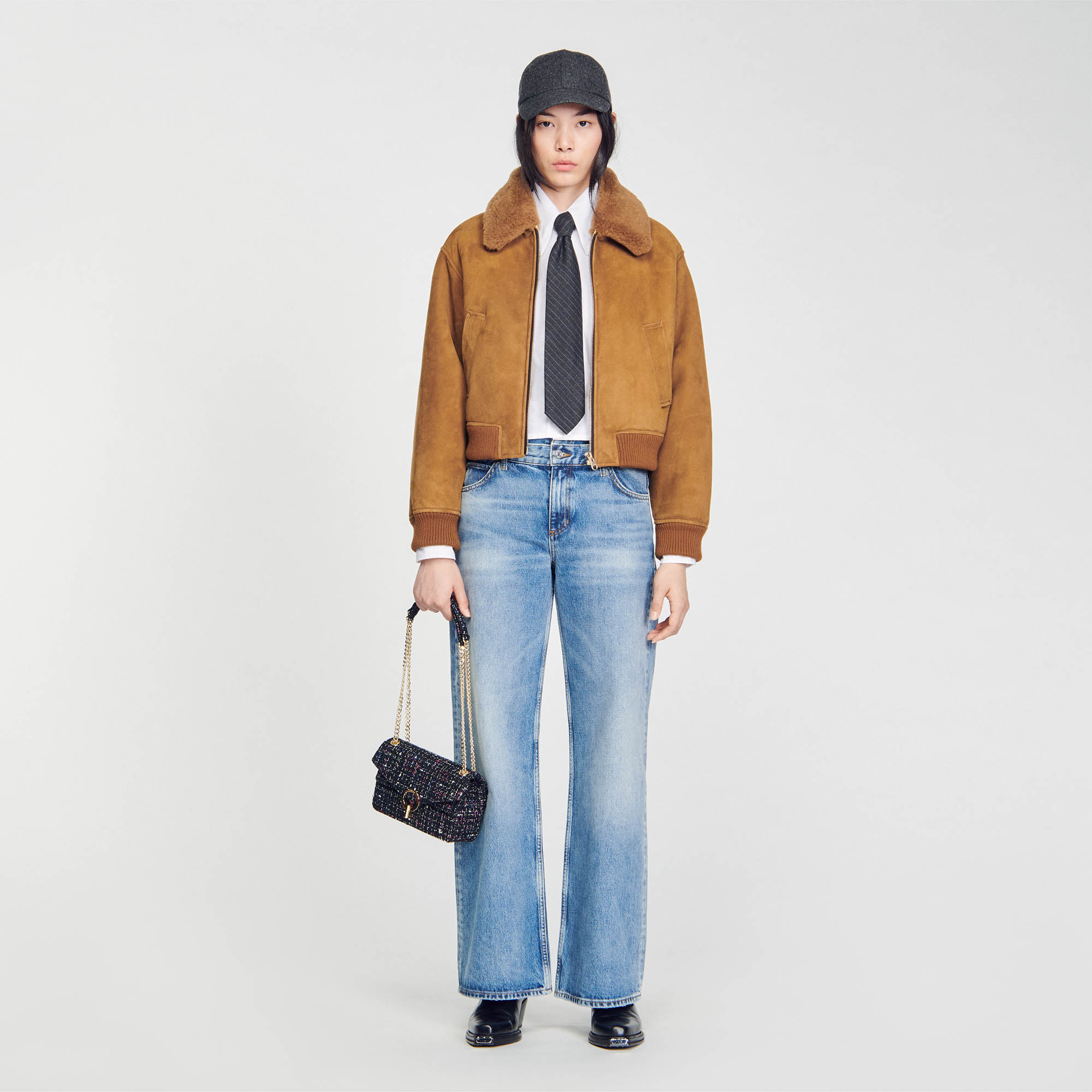 Sandro shearling Shearling bomber jacket with fur lining, oversized collar, long sleeves and zip fastening