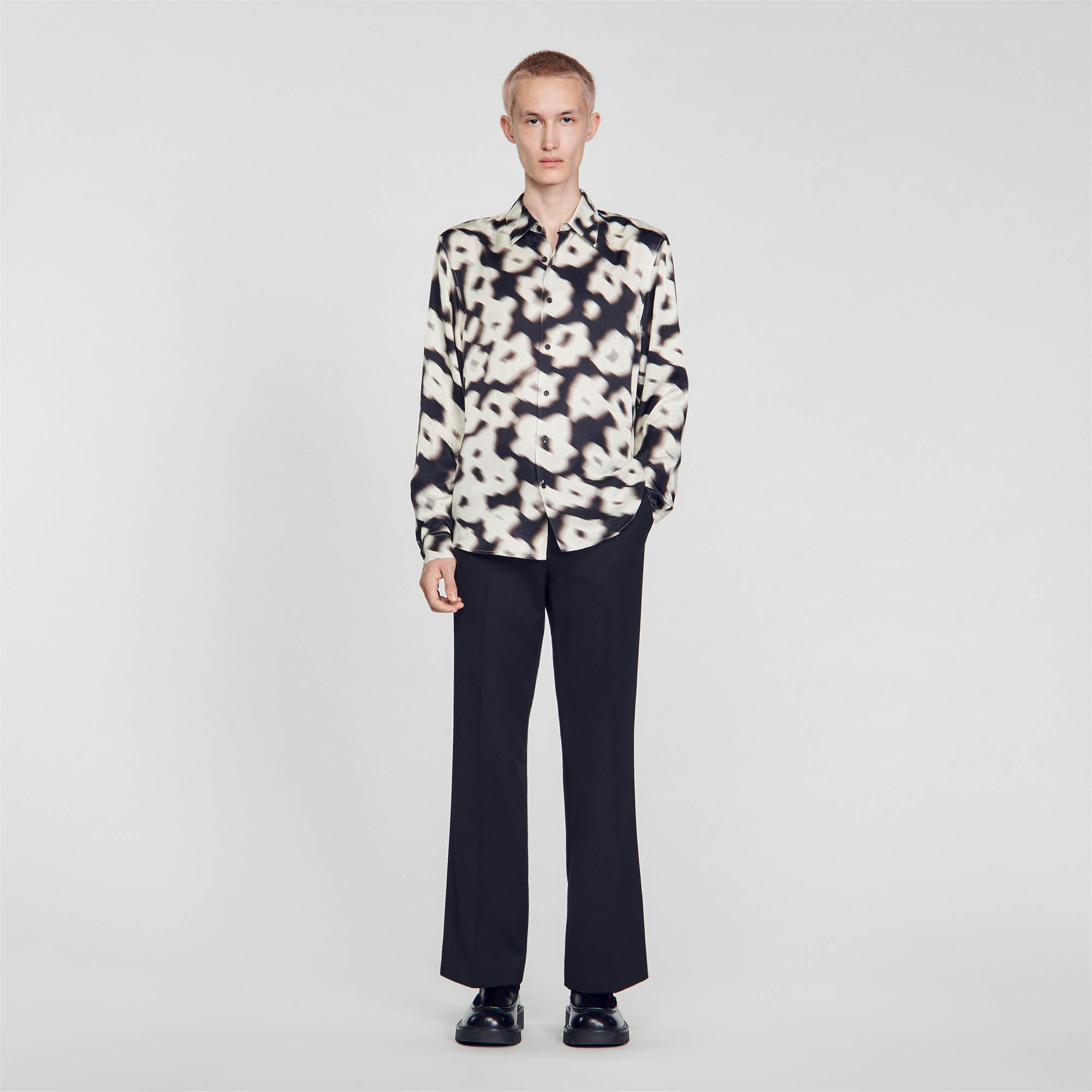 Sandro viscose Loose shirt with a collar, long sleeves and button fastening