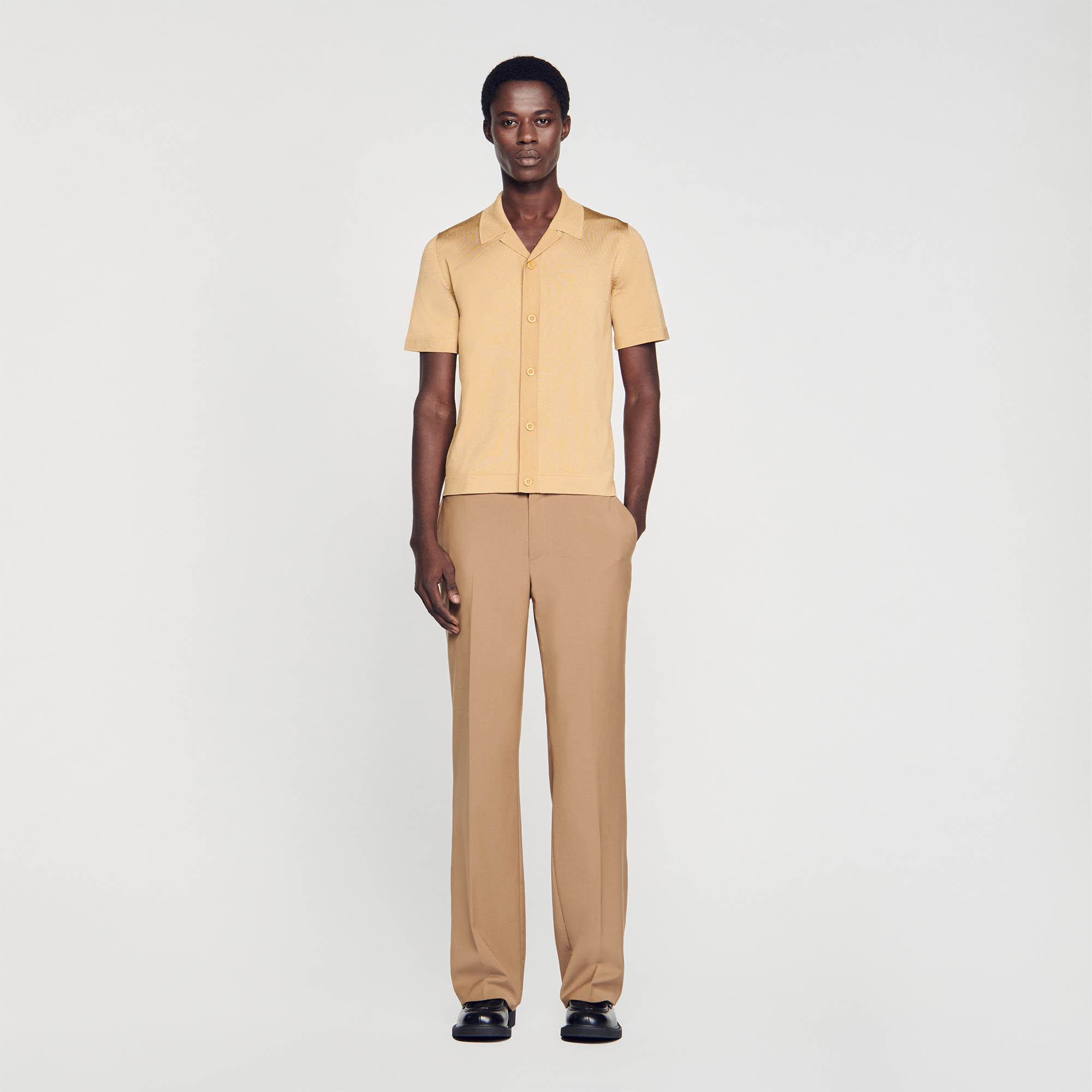 Sandro acetate Flowing short-sleeved shirt with a button fastening and a spread collar
