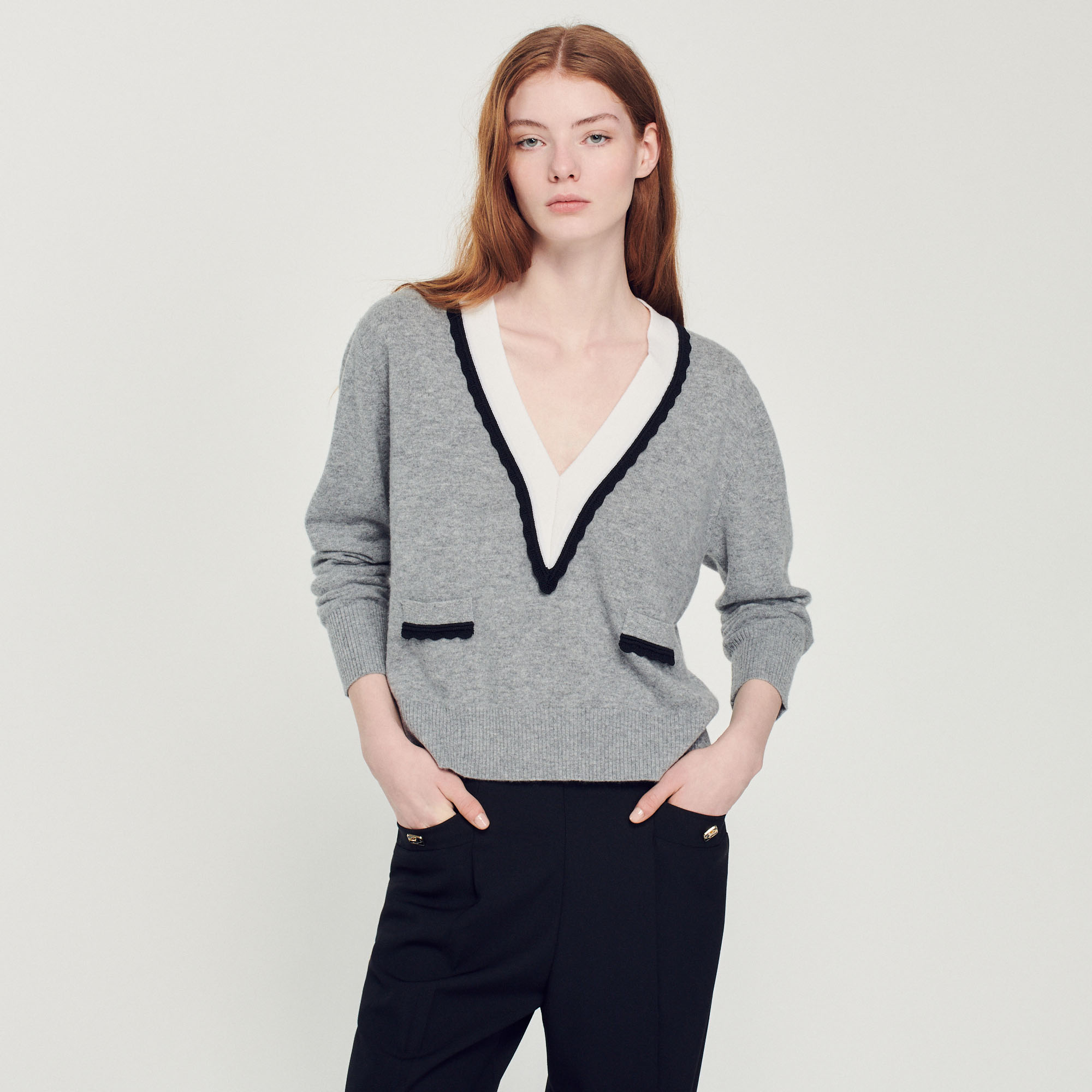 Sweater with contrasting deep V-neck - Sweaters & Cardigans | Sandro Paris